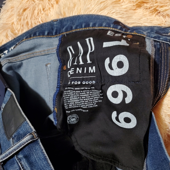 Jeans - Picture 3 of 4